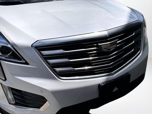 Used 2018 Cadillac XT5 Luxury w/ Driver Awareness Package AWD/4WD image 33