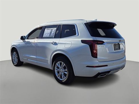 New 2025 Cadillac XT6 Luxury image 6