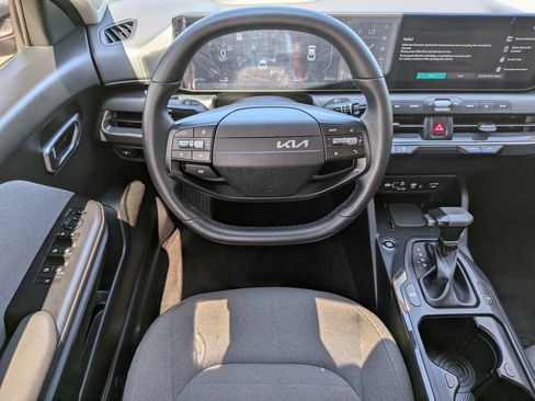 Certified 2025 Kia K4 EX FWD image 15