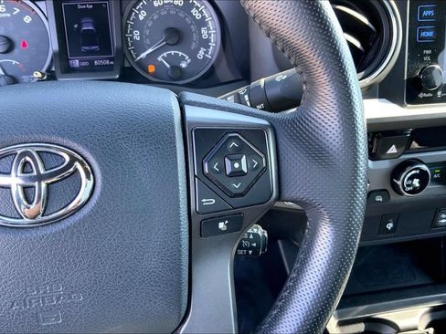 Used 2016 Toyota Tacoma TRD Off-Road w/ Towing Package AWD/4WD image 20