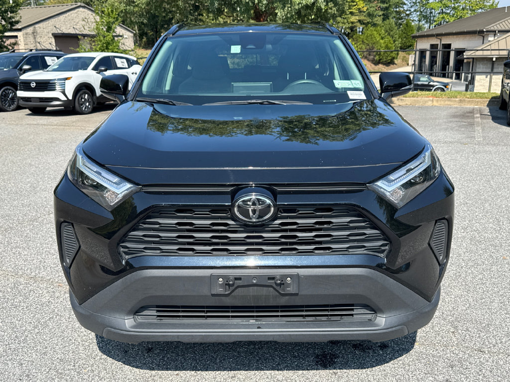 Used 2025 Toyota RAV4 XLE AWD/4WD image 3