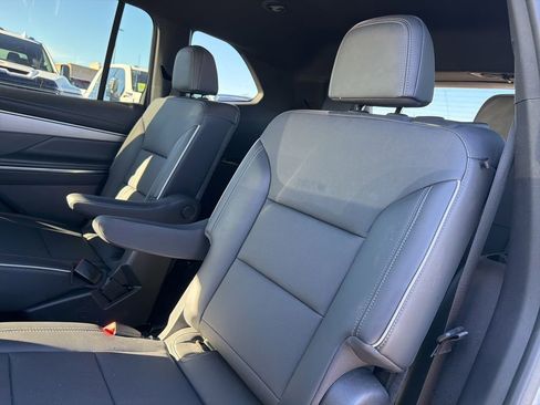 Used 2025 Buick Enclave Preferred image 14