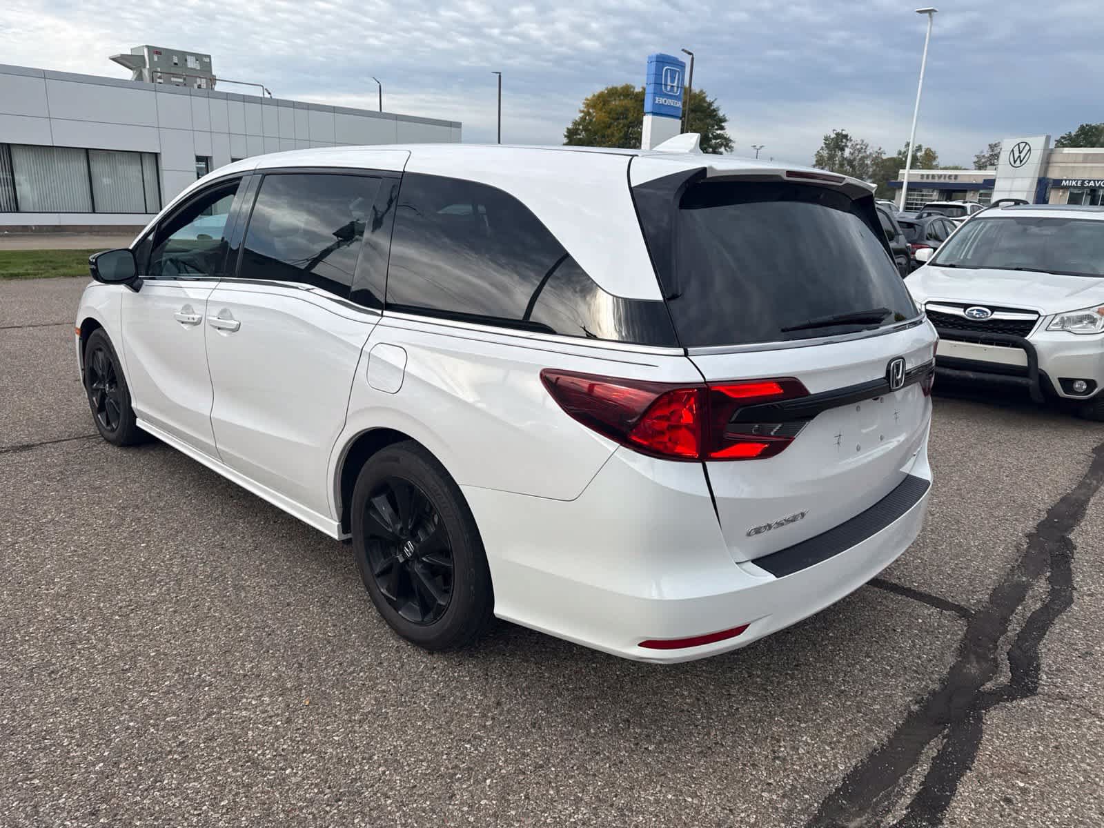 Used 2023 Honda Odyssey Sport image 2