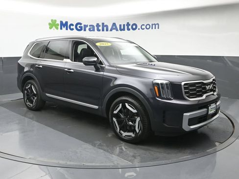 Used 2025 Kia Telluride S AWD/4WD image 2