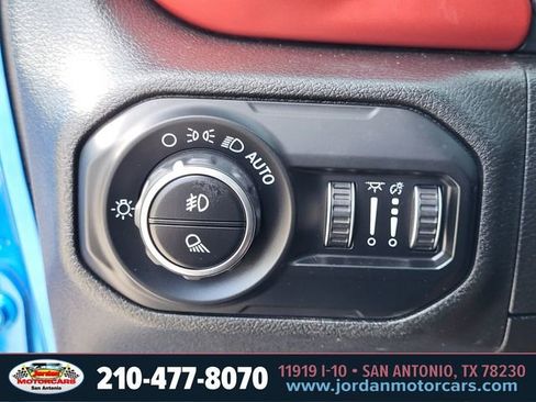 Used 2020 Jeep Gladiator Rubicon AWD/4WD image 22