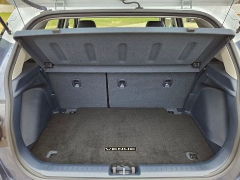 Used 2025 Hyundai Venue Limited image 5