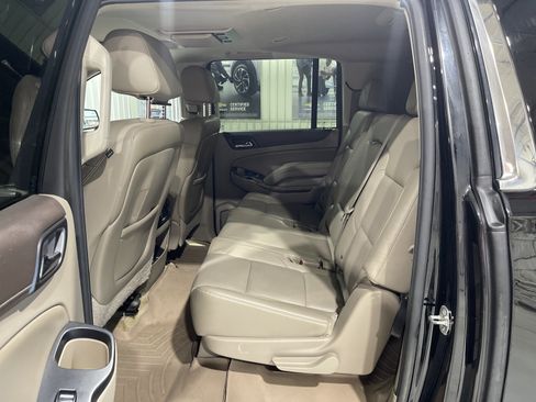 Used 2015 GMC Yukon XL SLT w/ Open Road Package AWD/4WD image 12