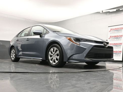 Used 2023 Toyota Corolla LE image 33