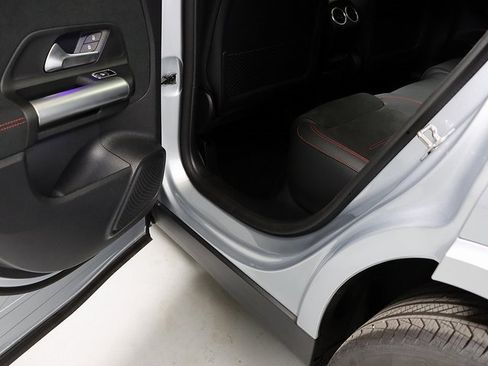 Certified 2025 Mercedes-Benz GLA 250 4MATIC image 30