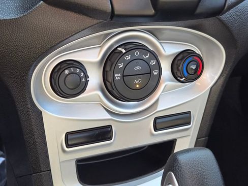 Used 2019 Ford Fiesta SE FWD image 21