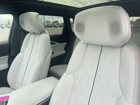 Certified 2025 Cadillac Lyriq Luxury AWD/4WD image 18