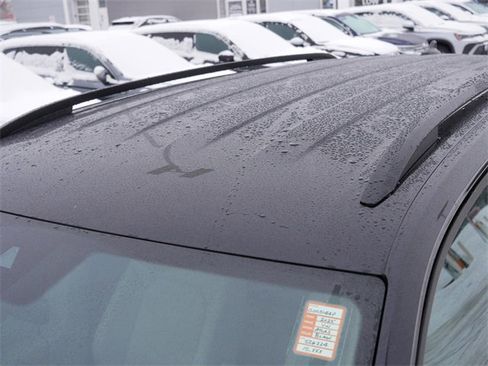 Certified 2025 Volkswagen Atlas SE image 11