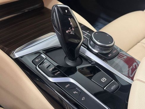 Used 2018 BMW 530e w/ Premium Package 2 RWD image 23