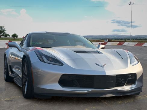 Used 2017 Chevrolet Corvette Grand Sport RWD image 2