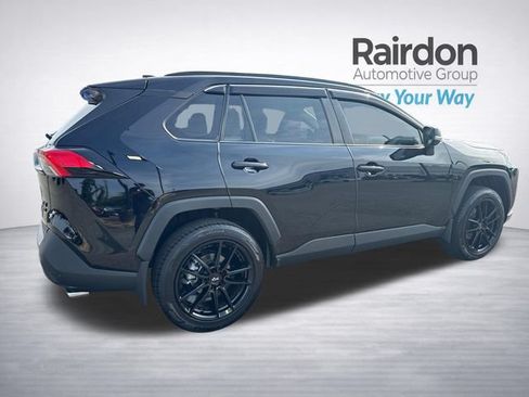 Used 2021 Toyota RAV4 XLE Premium AWD/4WD image 7
