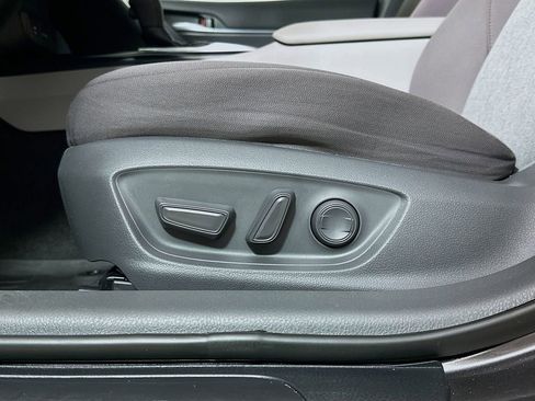 Used 2019 Toyota Camry LE w/ Convenience Package FWD image 22