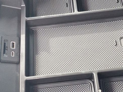 Used 2021 GMC Yukon SLT image 39