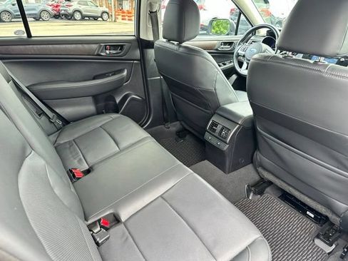 Used 2016 Subaru Outback 2.5i Limited AWD/4WD image 23