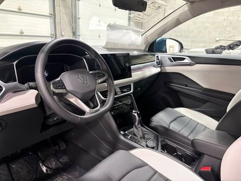 New 2026 Volkswagen Taos SEL AWD/4WD image 9