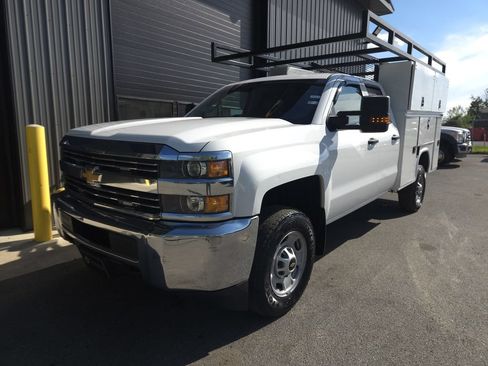 Used 2018 Chevrolet Silverado 2500 W/T w/ WT Convenience Package AWD/4WD image 2