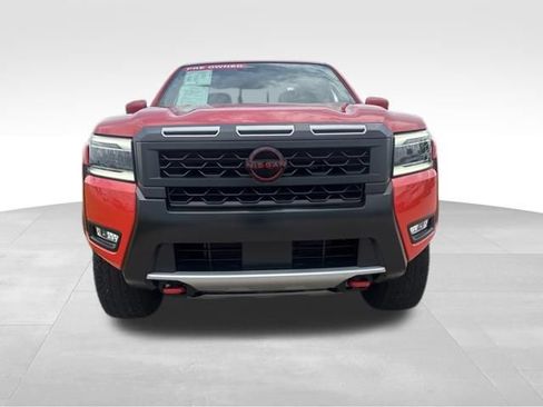 Used 2025 Nissan Frontier PRO-4X AWD/4WD image 3