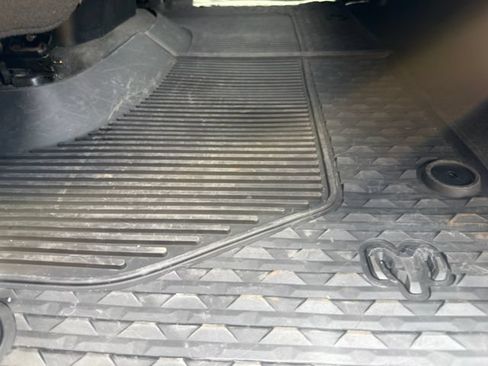 Used 2022 RAM 1500 Laramie AWD/4WD image 29