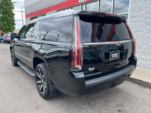 Used 2016 Cadillac Escalade ESV Luxury AWD/4WD image 4