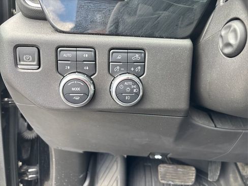 Used 2023 GMC Sierra 1500 SLT w/ SLT Premium Package AWD/4WD image 25