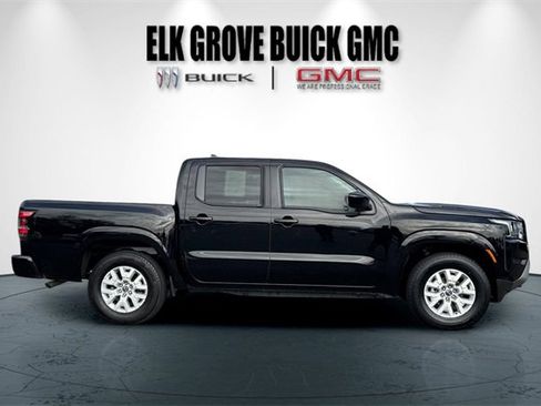 Used 2023 Nissan Frontier SV image 3