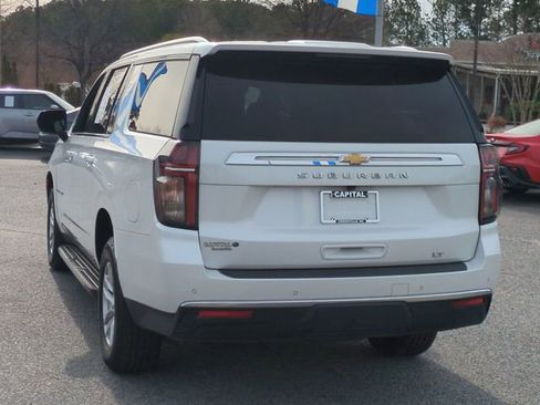 Used 2022 Chevrolet Suburban LT image 5
