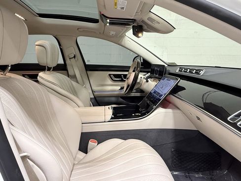 Used 2023 Mercedes-Benz S 500 4MATIC w/ AMG Line image 39