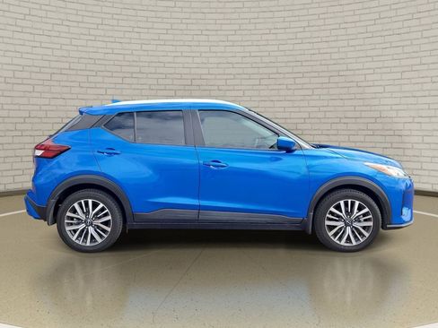 Used 2023 Nissan Kicks SV FWD image 4