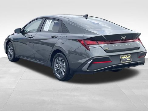 Used 2024 Hyundai Elantra SEL image 5