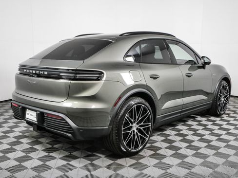 New 2026 Porsche Macan 4 Electric AWD/4WD image 31