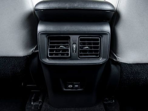 Used 2025 Toyota RAV4 XLE w/ Convenience Package FWD image 30