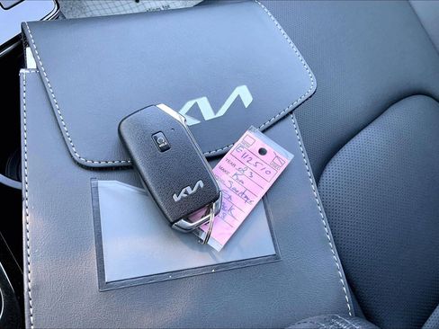 Used 2023 Kia Sportage EX FWD image 12