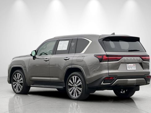 Used 2024 Lexus LX 600 4WD w/ Luxury Package image 3