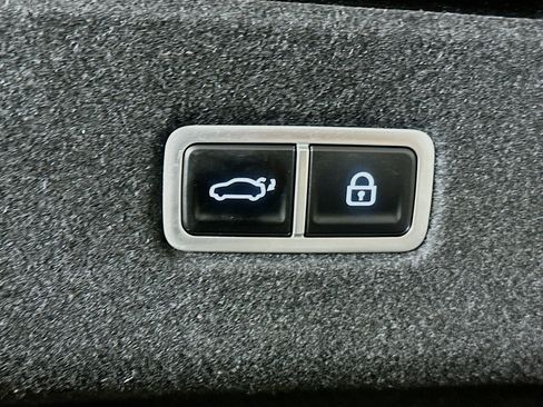 Used 2024 Hyundai Ioniq 6 SE RWD image 29