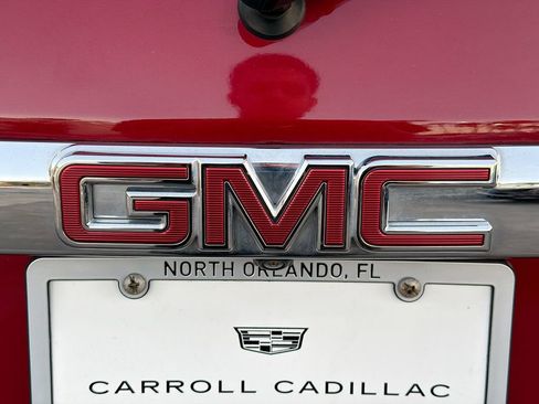 Used 2019 GMC Acadia SLT w/ LPO, Floor Liner Package FWD image 11