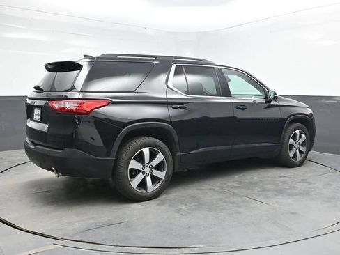Used 2019 Chevrolet Traverse LT w/ LT Premium Package AWD/4WD image 7