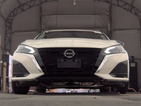 Used 2024 Nissan Altima 2.5 S FWD image 7