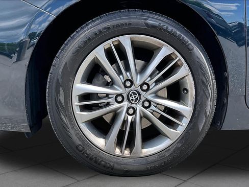 Used 2017 Toyota Camry SE FWD image 11
