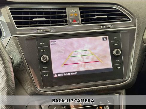 Used 2023 Volkswagen Tiguan SE R-Line FWD image 6