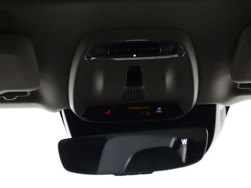 Used 2018 Volvo XC90 T5 Momentum w/ Convenience Package FWD image 27