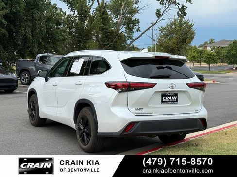Used 2022 Toyota Highlander XLE FWD image 5