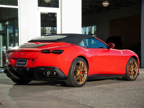 Used 2024 Ferrari Roma Spider image 8