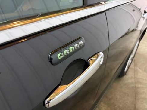 Used 2011 Lincoln MKZ FWD image 23