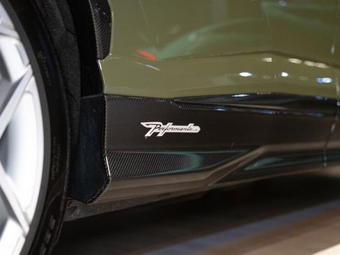 Used 2023 Lamborghini Urus Performante AWD/4WD image 42