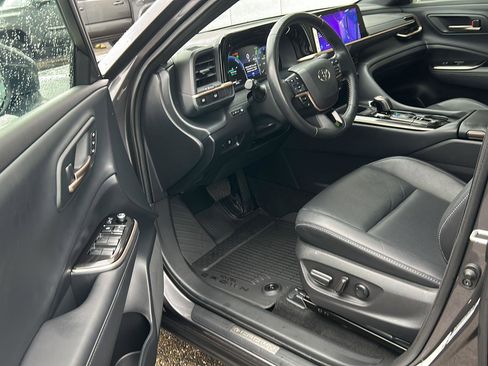 Certified 2024 Toyota Crown Limited image 12