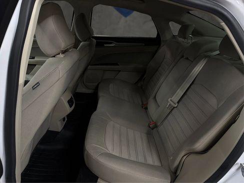 Used 2020 Ford Fusion SE image 29